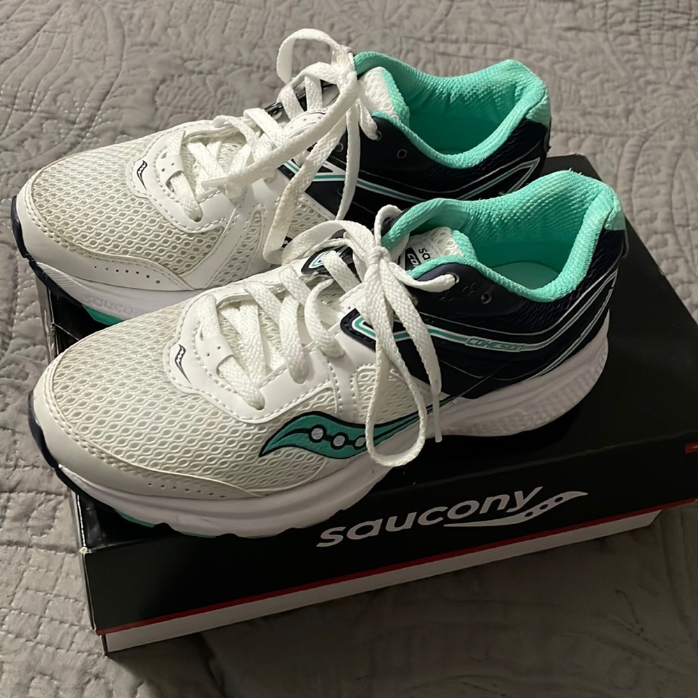 Like new Saucony Grid Cohesion 11